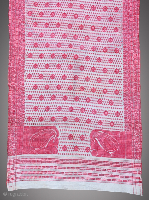 • JAMDANI •
'Jam' and 'Dani' meaning flower and vase respectively.

A rare jamdani mulmul saree with pastel pink motifs and border, with appealing pallu and paisley motif on the edges. This eye pleasing  ...