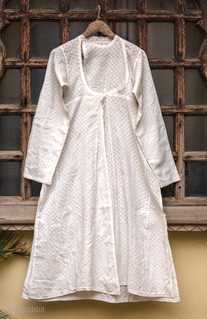 • WHITE ON WHITE •

Cotton, brocaded with white cotton in jamdani work. possibly from Northern India.
The bodice part of this piece tends to be fully indicative of the fact that it belonged  ...