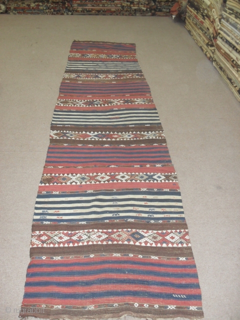 Malatya Kilim size is  320 cm x 81 cm                       