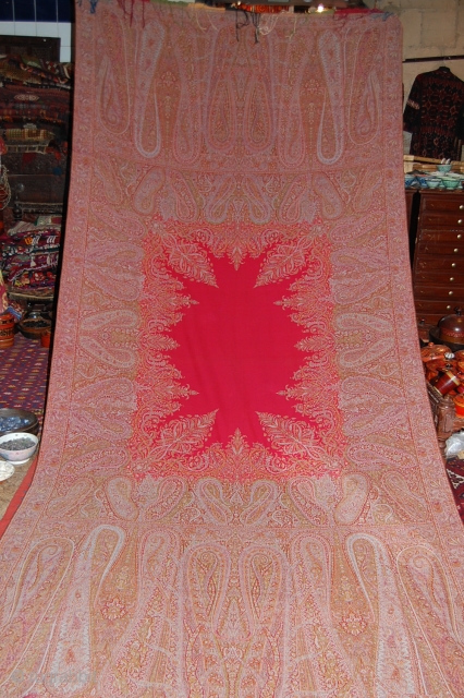 Beautiful 1850s French paisley shawl, with rare Red center and very good condition, the size is about 300/180 cms.              