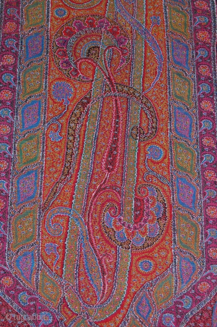 exceptional indian long shawl, in Mint condition, fresh colours are fine embroidery, end of 19th century.                 