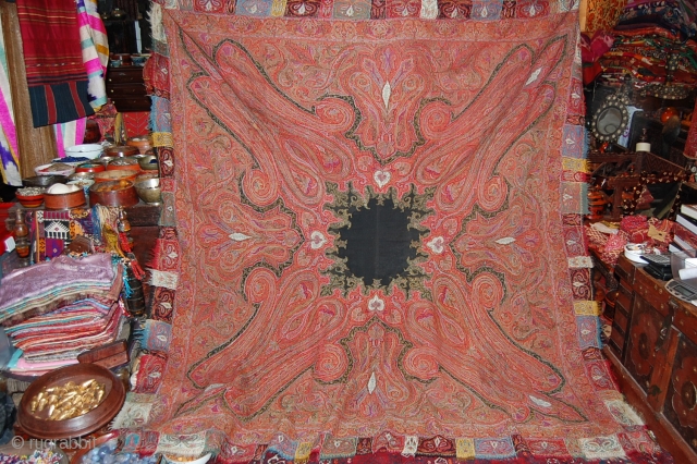 Spectacular Kashmir hand embroided pieced shawl in great condition, very fine embroidery and vivid colours, size is 170/170cm, very nice piece            