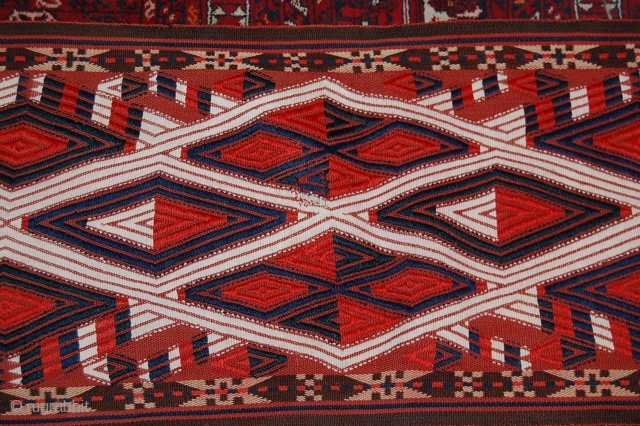 Beautiful Old Yamouth tent band in great condition, very good colours, soumak embroidery, size is about 14/16 Meters and its 40cm wide.           