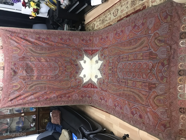 Exceptional Indian shawl, kani embroidery, 19ty century in very good condition apart few small holes in the center, around 3 meters long, beautiful fresh colors and very fine embroidery    