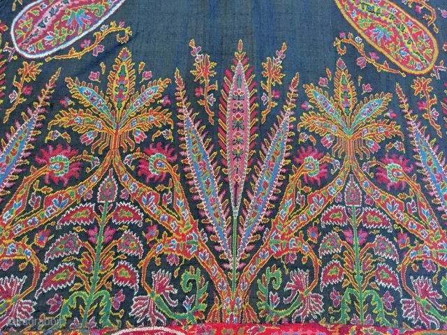 Live auction a rare beautiful Indian Shawl

http://www.liveauctioneers.com/item/30788670_antique-indian-shawl-19th-c                          