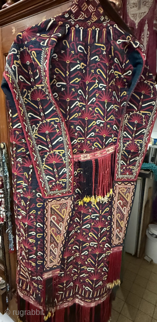 En exceptional Dark Blue Turkoman Chyrpy in mint condition, Central Asia end of 19th century early 20th                