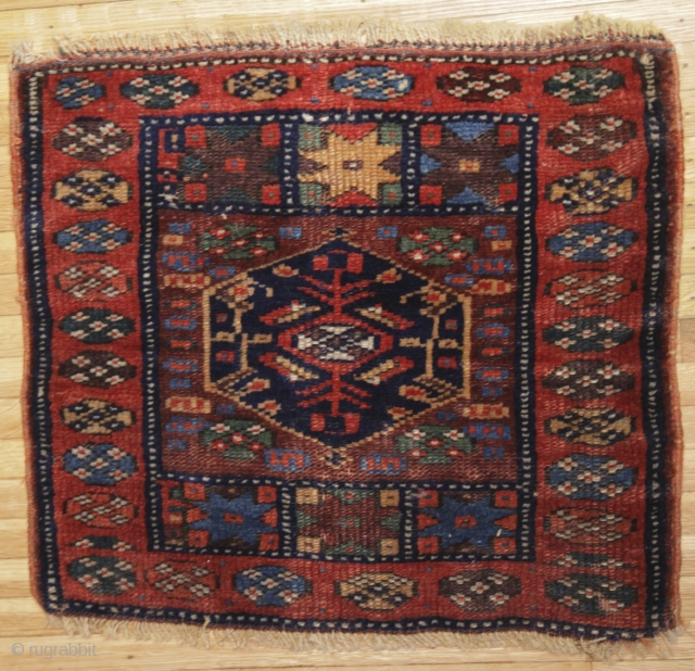 21"x19"

Kurdish piece with great colors. Late 19th Century with a Hexagon Medallion.

Posted by Hadi for Rodney McDonald-ReMart Antiques               