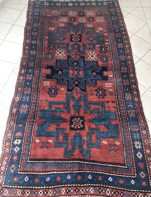 Lesghi Shirvan 1900 Armenibaft
Ca. 260x135
Good condition with slight signs of age                      