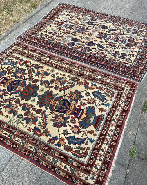 Gorgeous pair Afshar kuhi, Jirof area according to Parviz Tanavoli, in excellent condition, with famous vase design with lively colors…
130x185
140x195
Literature: Parviz Tanavoli book on Afshar rugs
3000€ for the pair plus shipping
Contact: WhatsApp ...