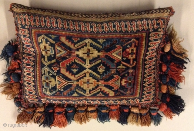 Antique Ghasgai filled bagface  ca. 1880
Beautiful colour - some oxidation(fotos)
Size: 40x30 cm
                    