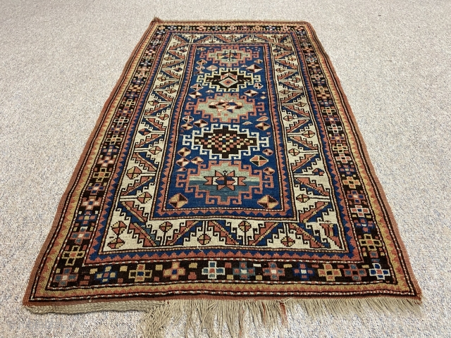 Antique small Kazak rug size 156x99 cm
Good overall condition!                        