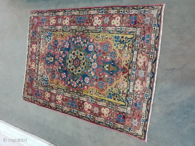 Mashhad rug
Circa 1920
185*130 cm 
Por                            