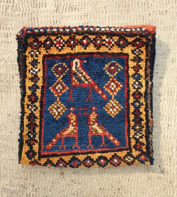 Double faced charming chanteh,from nasrabadi tribe (qashqai) 
Size 23 * 21 cm ,circa 1950 
                  