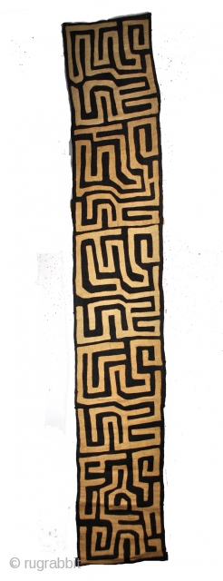 Ritual dress, Kuba, Congo. 2nd half 20th century. 
Made of Raffia. 
size: 302 x 50 Cm.                 