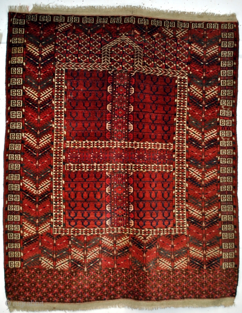 Turkmen Tekke Ensi. Late 19th century. 
134 x 160 Cms. 
                      