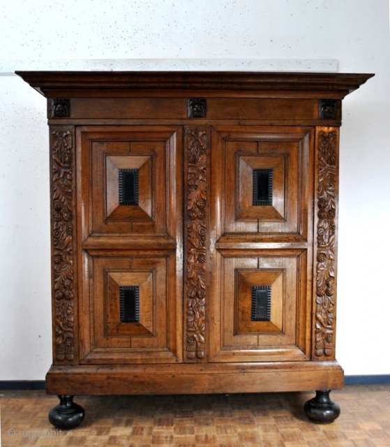 Dutch 2nd half 17th century 'Kussen kast'. Oak and walnut original lock and key. 
In very good condition. 
High 188 Cm. wide 183 Cm. deep 60 cm. 
Drawers inside. 
Comes in a  ...