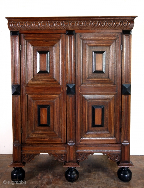 Dutch neo - classical kast. Around 1775 - 1785. 
Oak and rosewood with a great patine. 
In great condition. Original. 
Hight 172 Cm's 5 feet 12 inch. wide 132 Cm's.  4  ...