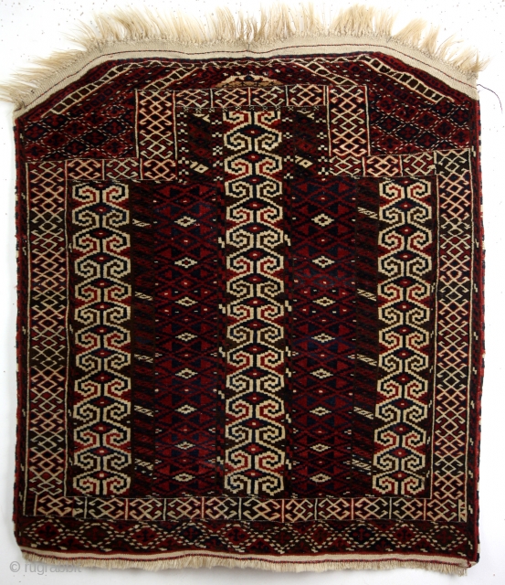 Turkmen Ersari Yomut Salachak, saddle blanket. 
 1940 - 1950 
In perfect condition. 
110 x 97 Cm.                