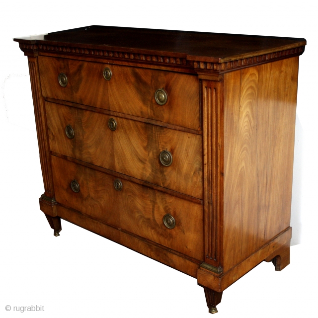 Commode, chest of drawers, Dutch Louis XVI pweriod, late 18th century. 
In good condition. 
High 85 Cm's - 2.8 feet, wide 100 Cms. 3.3 feet 

sold, goes to nice people on Corsica.  ...