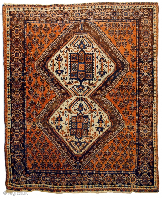 antique Afshar, called by Ashar Doj Goli a Parizi, two flowers from Parizi. 
Nice corroding in the brown/black wool. 

from €650,00 to €450,00          