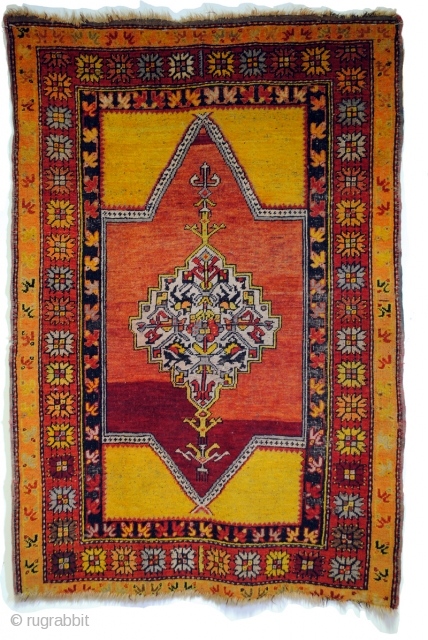 Prayer rug, Konya, Anatolia. 
157 x 105 cm.  
5.2 feet x 3.5 feet. 

The lamp stand for the Holy Light. 
Great Abrash!          