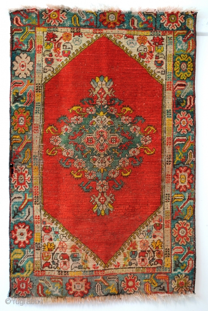 Anatolian Prayer Rug. 1920-1930. 
Konya. 160 x 112 Cm. 
Wool on cotton. 

Old restauration on the border, see the last photo. 

           