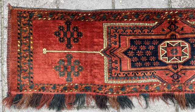 Big seize Ersari torba/decorative panel, 46 x 177 cm. Excellent condition, with all over full, soft pile and no repairs done to it. One dye, the orangish red, slightly tip faded. Washed  ...