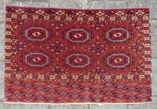 Very fine and supple Tekke Chuval, 73  x 113 cm., 2' 4" x 3' 8". 350 knts /sq.inch.              