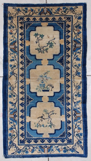 7305 Peking Chinese rug
This circa 1900 Peking Chinese Oriental rug measures 3’2” X 5’8’. This is a very interesting motif.  I have never seen it before.  There are three 10 sided medallions,  ...