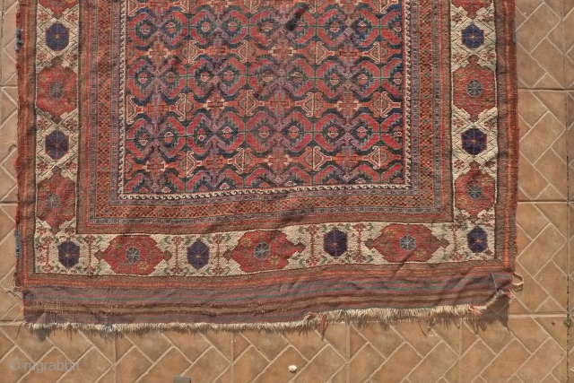 Afshar Rug, Bardsir.  265 x 145 cm. Around 1875. Allover ¨fish¨design with attractive with ground border. Original kilim ends. Condition: Overall low pile with some corner and side-cord damage.   