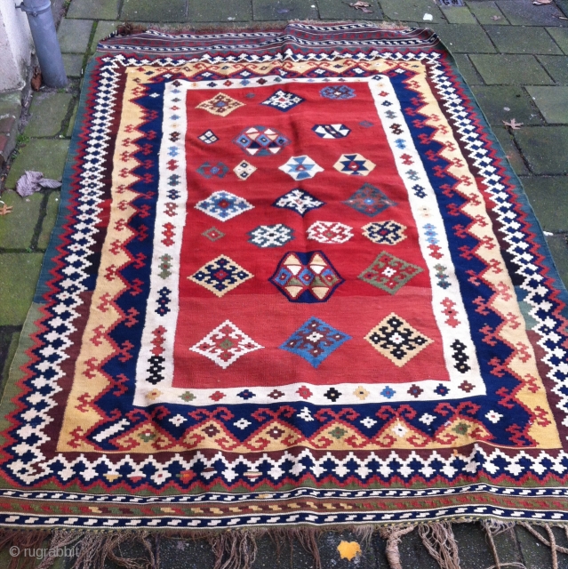 Qashqai Kelim 280 x 145 cm, beautiful colours and drawings, in good condition (ony the fringes, see picture)               