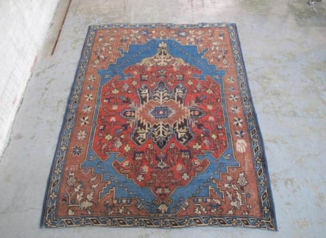 beautiful rug in great condition 140 x 180 cm                        