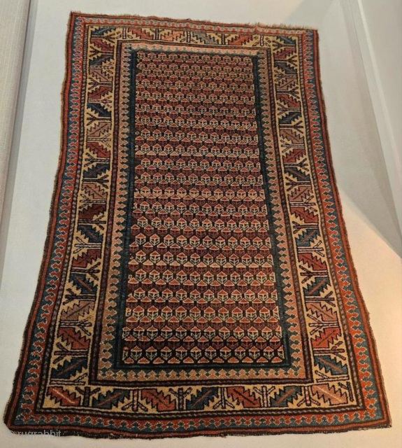 Caucasian rug, good condition size 186x 130 cm