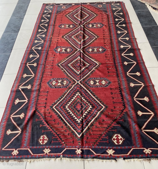 Antique Shirvan kilim from Caucasus. Circa 1900s. Vegetable dye & cochineal coloring. Size: 190x350 cm. Great condition given its age but there are worn areas, there is no repairment, no hole and  ...