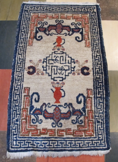 Gansu carpet, 41'' X 24''(104 X 61cm)                          