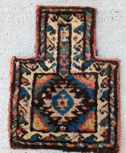 A Beautiful Kurd carpet saltbag,great colors and design,full pile great condition  size 1'4" ×1'1"                  