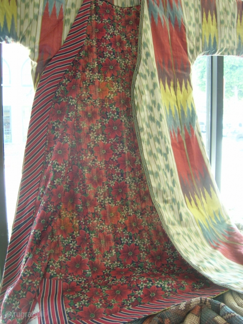 Ikat Robe Buckana.                              