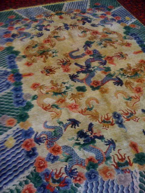 Chinese Dragon Silk Rug in excellent condition. Size: 6x9                        