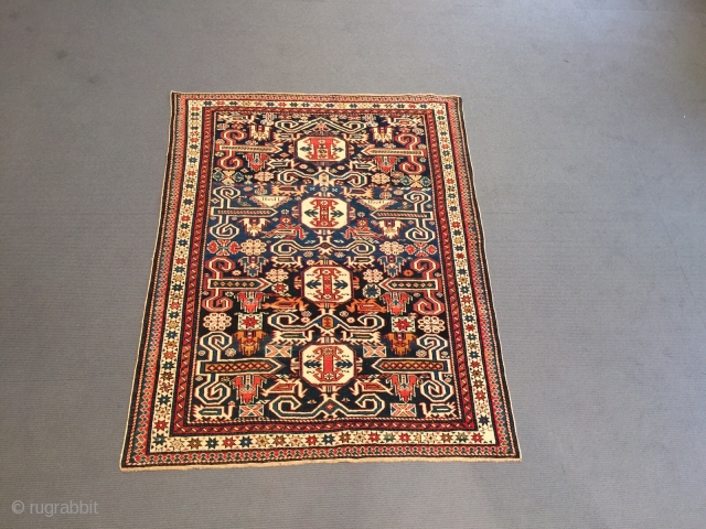 A carpet of Azerbaijan-Perepedil 

Size: 1,21 X 0,95                         