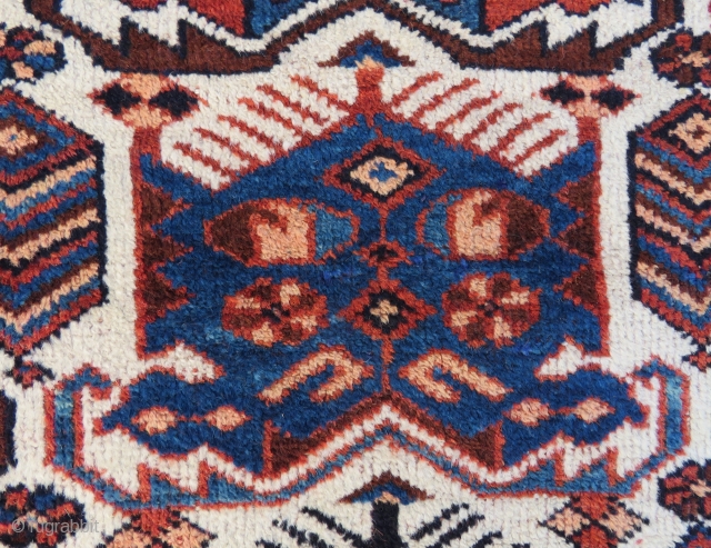 Antique Avshar rug wool and wool wonderful colors and excellent condition all original size 2,00x1,48 cm Circa 1900-1910               