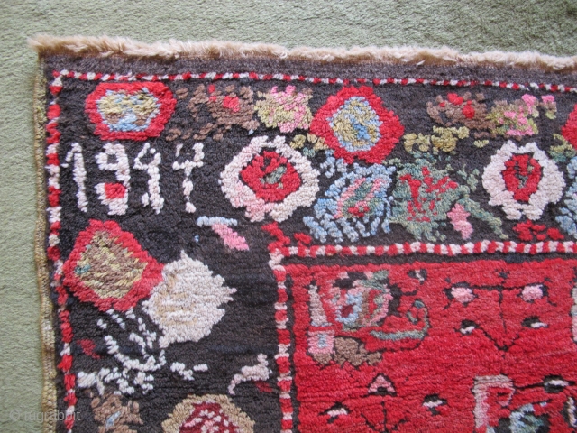 Karabag wonderful flower design and excellent condition all orginal and very nice pile , with date                 