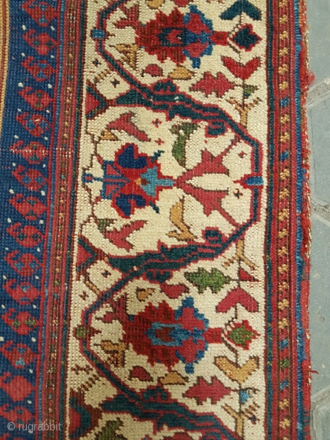 Antique Avshar rug amazing colors and in good condition all original size 1,50 x 1,25 cm Circa 1850               