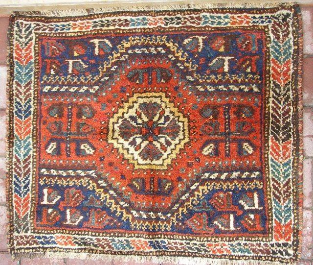 Shiraz  bag face  wonderful colours and very good condition all orginal size:0,97 X 0,82 cm                