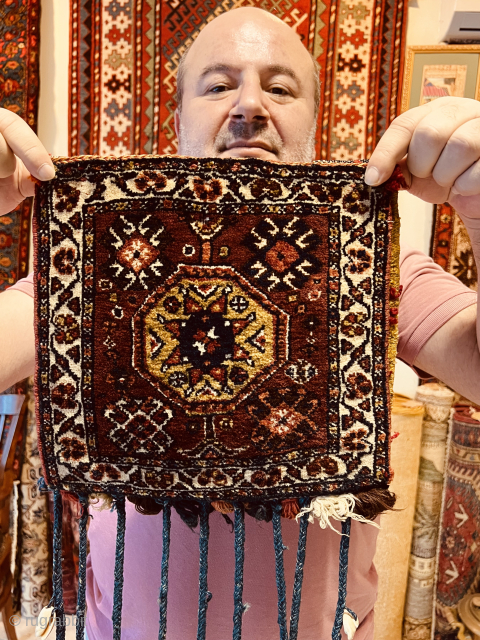 Antique Persian bag ( chanteh) nice colors and nice condition all original for collector item if you want to more information please contact us sahcarpets@gmail.com 
Thanks       
