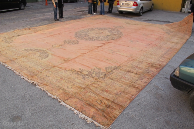 Anatolian oushak large carpet  very fine and size 21'00 x 27'00 foot ( 8,20x6,40 cm) Circa 1900               