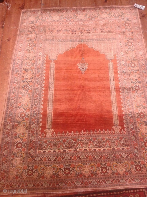 tepriz silk late 19 yuzyil
size;4-5'6 feet
it has goot condisyon ant goot coler                     