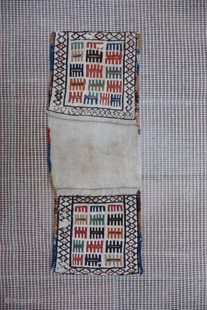 Qashqai Khordjin (Saddlebag), 48 x 18 cm.
                          