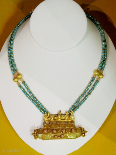 Old 22 k Gold and Turqouise Necklace                          