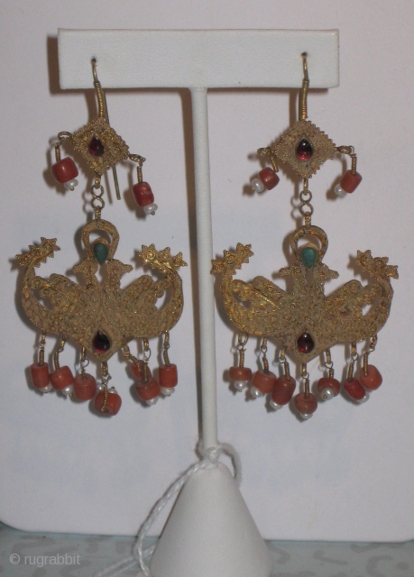 22k old Gold Earrings                             