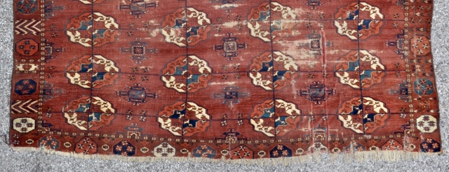 Early Tekke Turkmen Main carpet possibley circa 1700 7'2 x 8'5 / 220 x 260 cm.                 